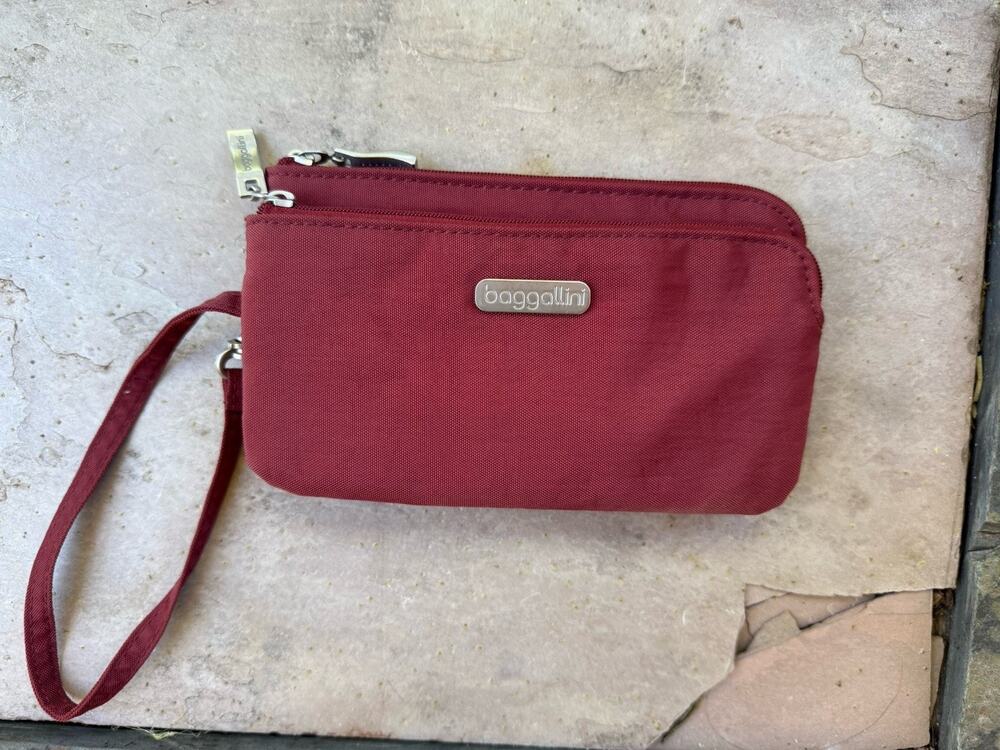 Baggallini RFID Double Zip Wristlet Wallet Maroon Burgundy Travel Phone Pouch